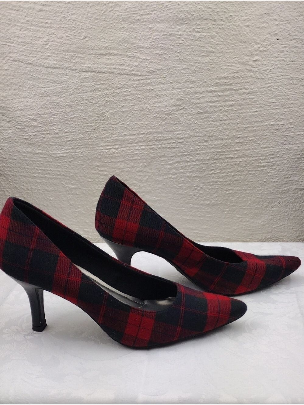 Comfort Plus by Predictions Black Red Plaid Fabric Point Toe High Heel Pump Shoe - Picture 4 of 16
